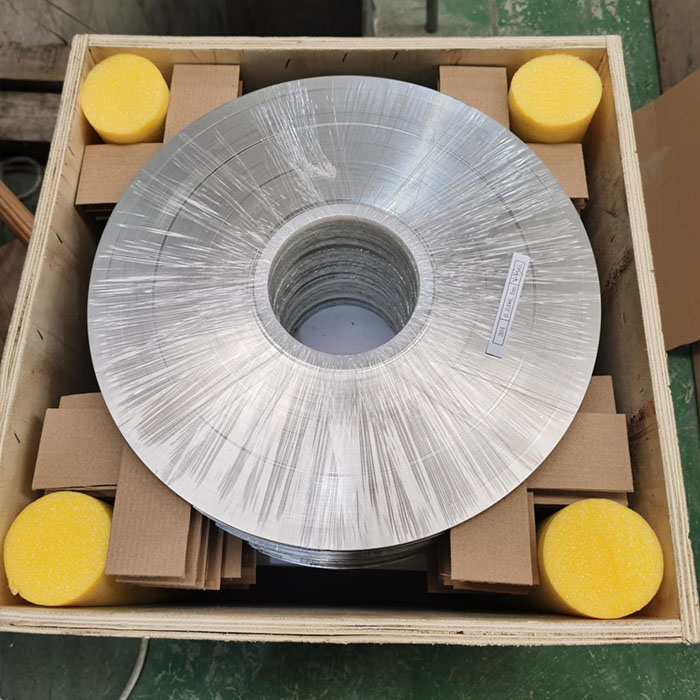 Caractéristiques et application de la bande d'acier inoxydable de précision ultra-fine